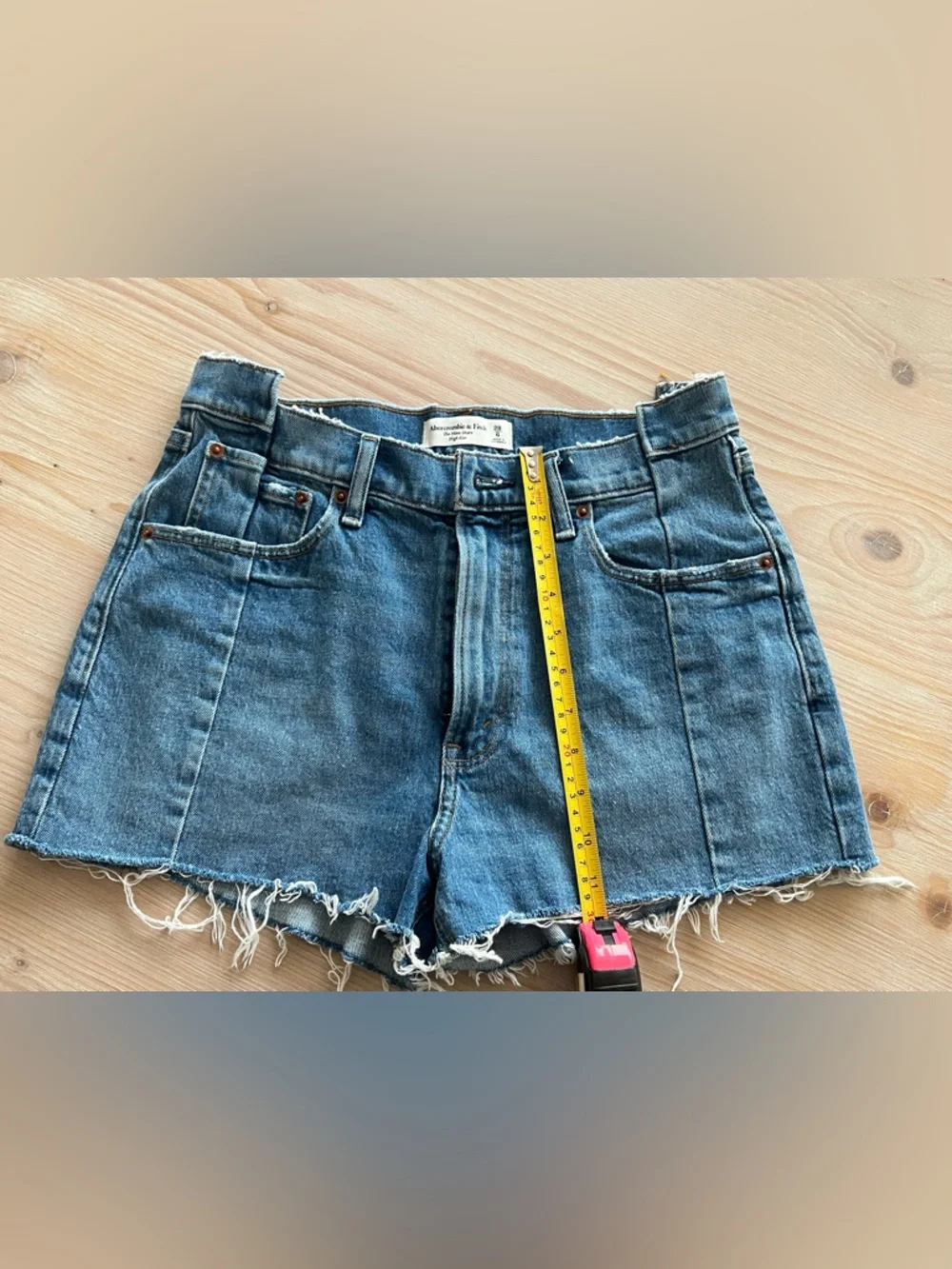 Abercrombie & Fitch The Mom Short High Rise Denim Short Size 28 - Picture 2 of 6